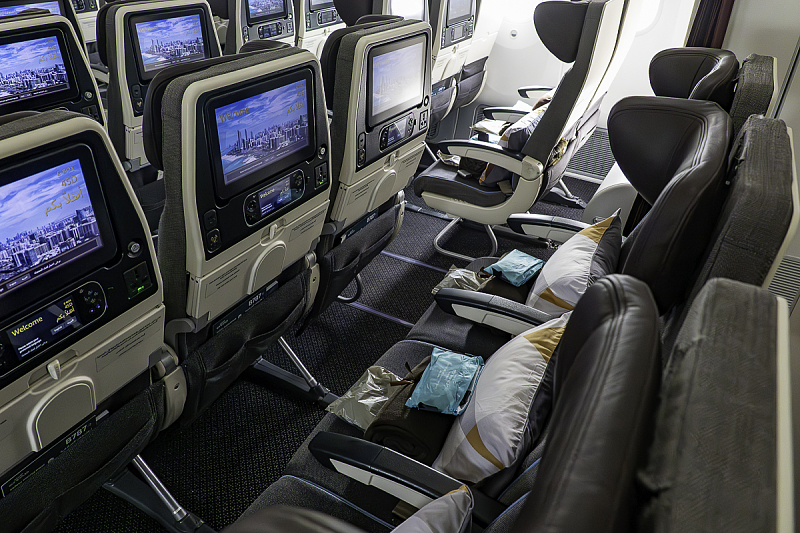 Economy class Boeingu 787 Dreamliner společnosti Etihad