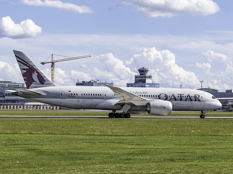 Qatar Airways Boeing 787 na Letišti Praha, ilustrační foto
