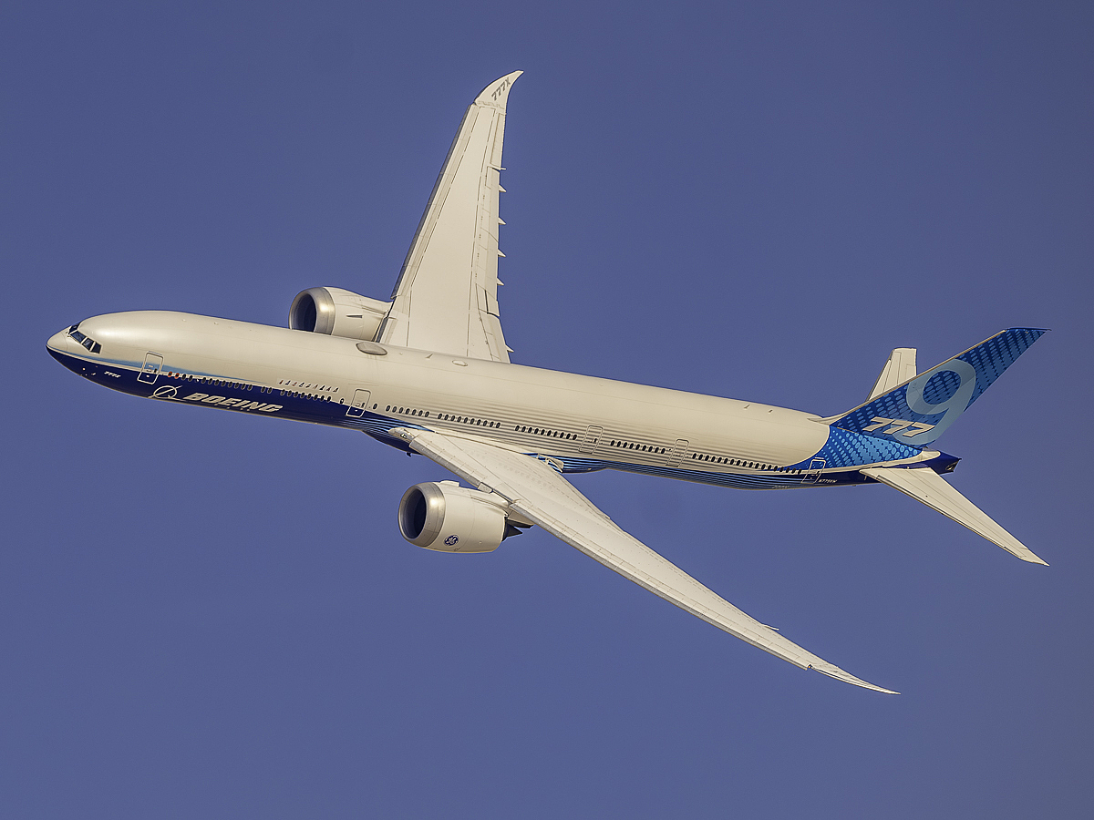 Boeing 777-9(X) Display flight na leteckém veletrhu Dubai Airshow
