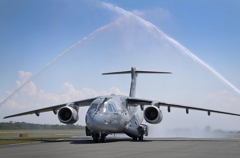Embraer oficiálně předal první C-390 Millennium českým vzdušným silám