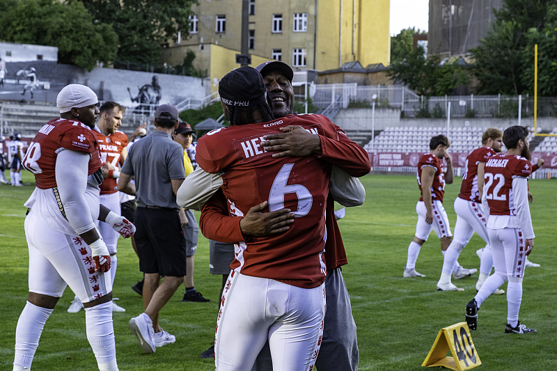 EFA Prague Lions vs. Paris Musketeers