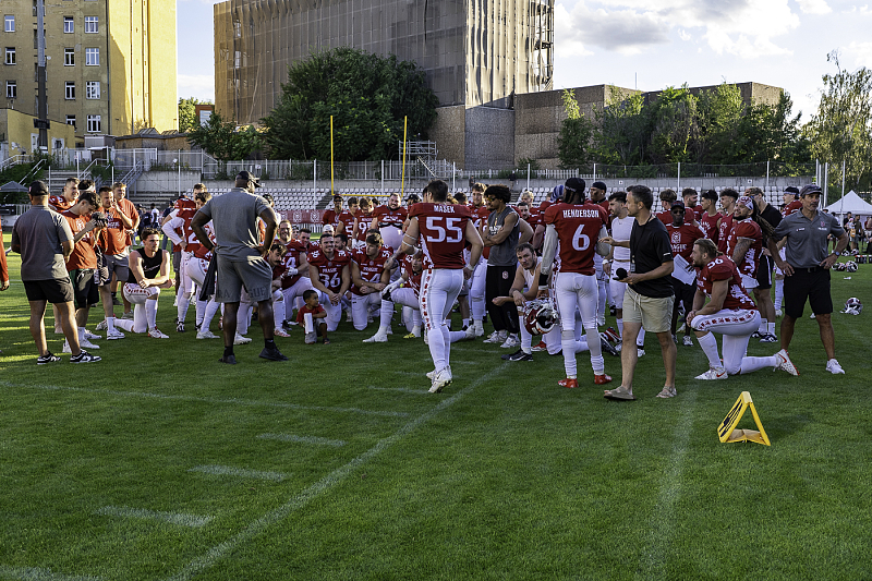 EFA Prague Lions vs. Paris Musketeers