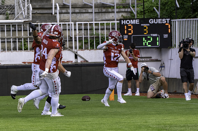 EFA Prague Lions vs. Paris Musketeers