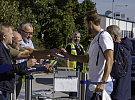 Harry Kane rozdával podpisy před odletem z Prahy. Angličané zamířili do Rijeky
