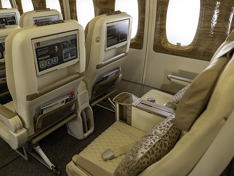 Třída Premium economy v letadle Emirates A380-800