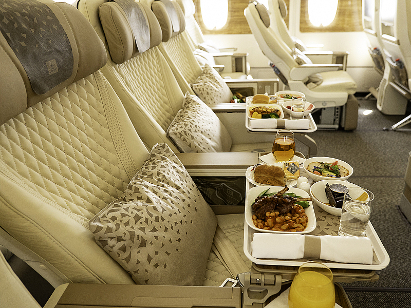 Třída Premium economy v letadle Emirates A380-800