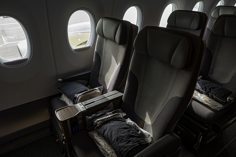Premium Economy Class STARLUX AIRSORAYAMA