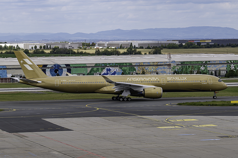 Airbus A350-1000 STARLUX AIRSORAYAMA na Letišti Praha