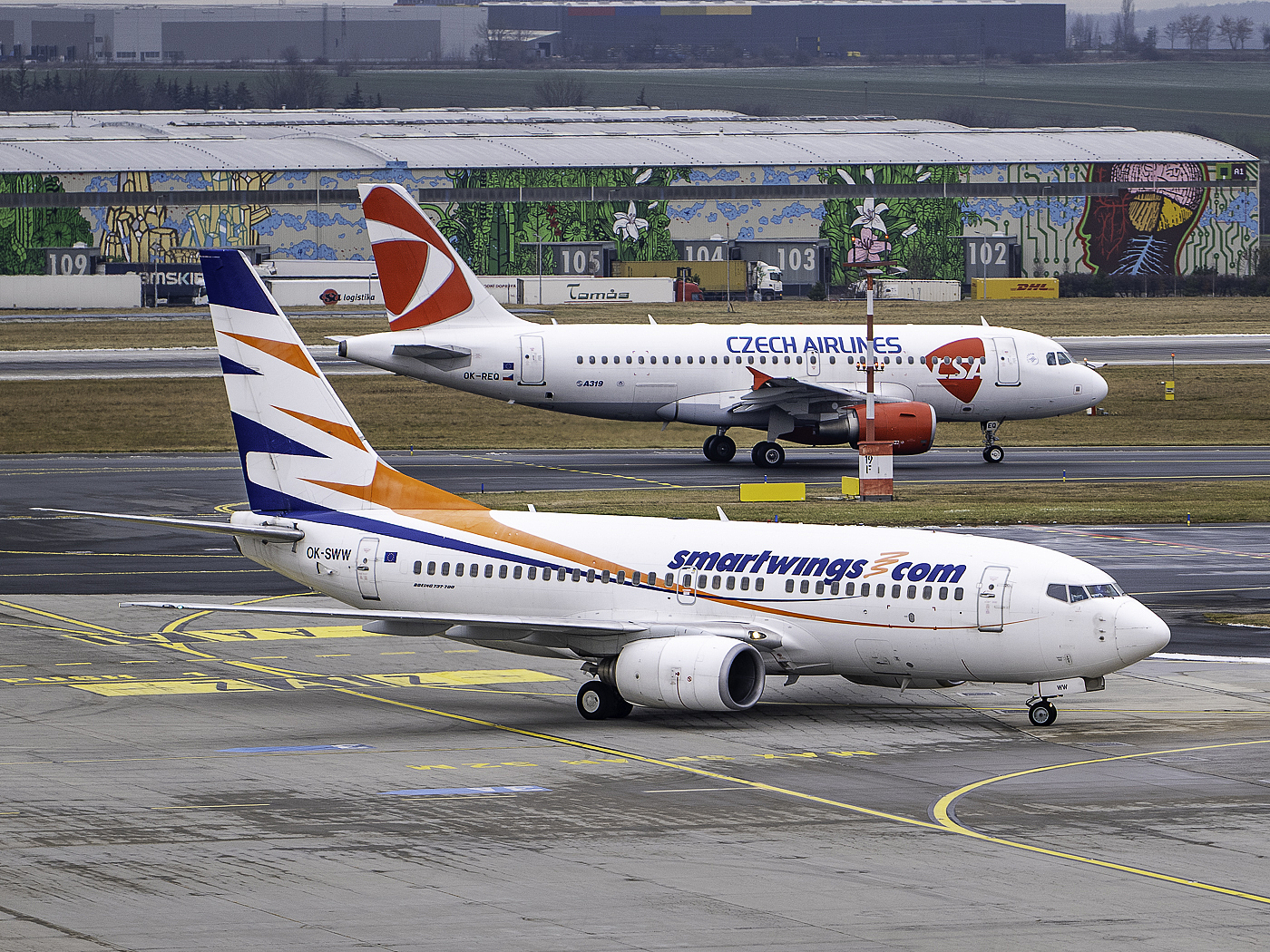 Poslední Airbus ve vlastnictví ČSA a Boeing 737 společnosti Smartwings (archivní foto)