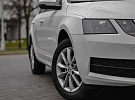 Kladno nabídne v dražbě třináct odtažených aut. Zájemci mohou získat Superb, Octavii i Volvo