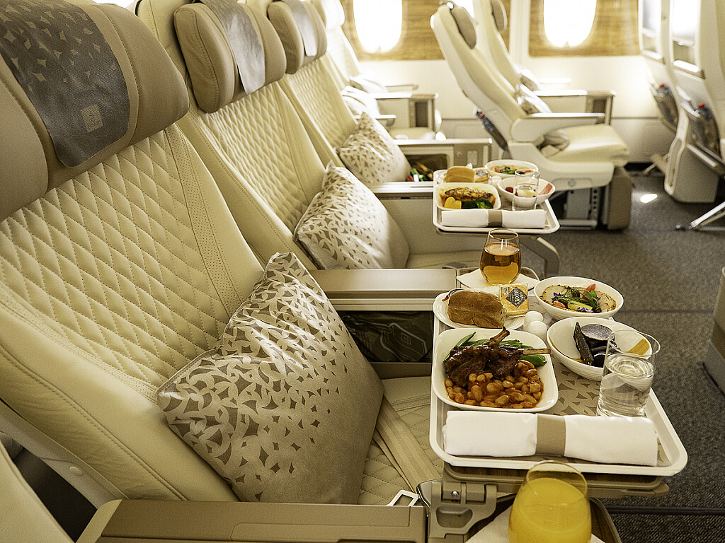 emirates-premium-economy-6-0gIR.jpg